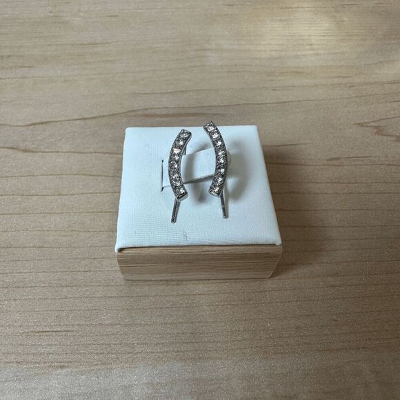 PREMIER DESIGNS Silver‎ Rhinestone Crawler Earrings - Picture 2 of 4